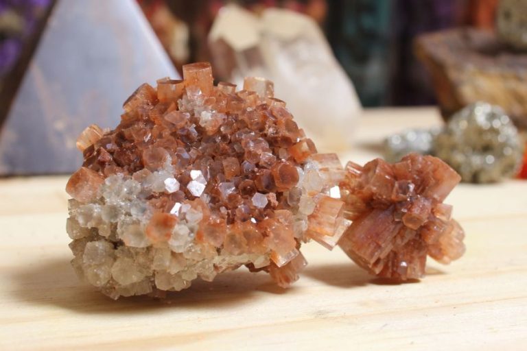 Aragonite Crystal Meaning, Benefits & Uses