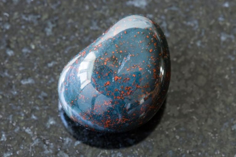 Bloodstone Crystal Meaning, Benefits & Uses